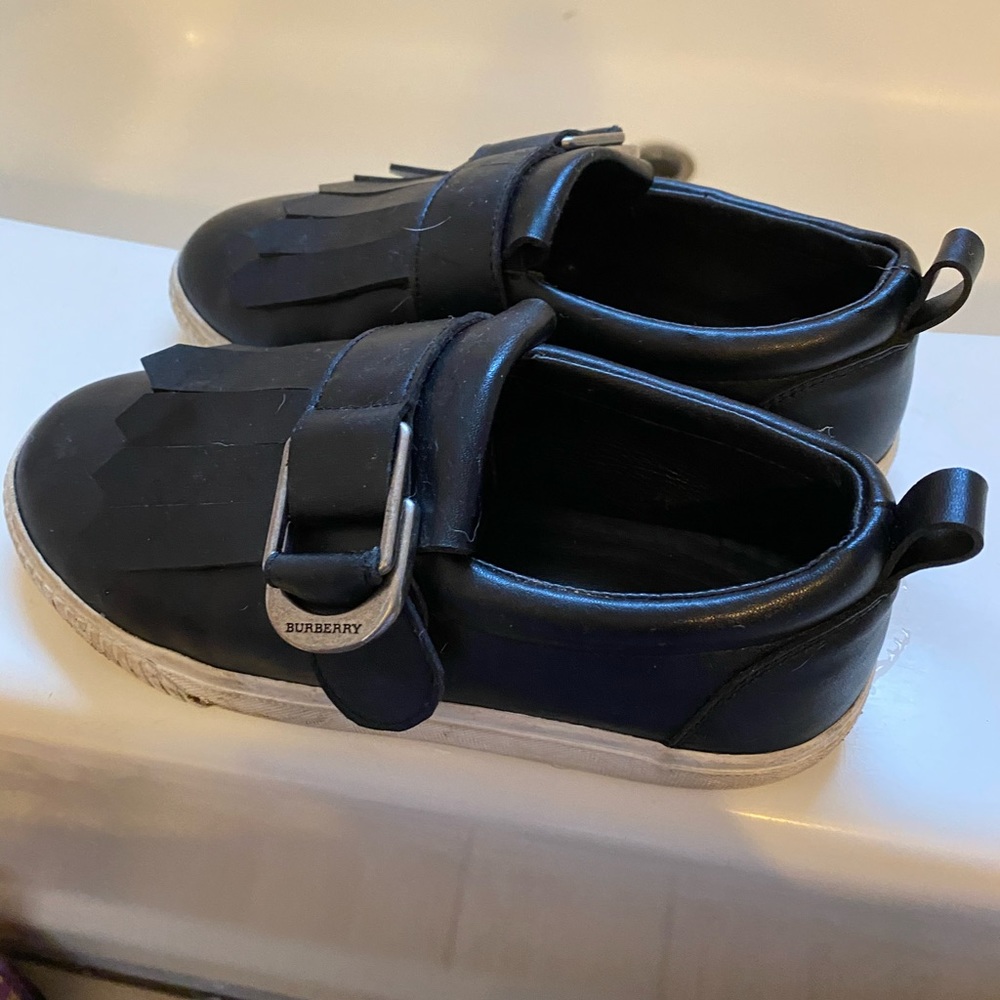 Burberry shoes size 32